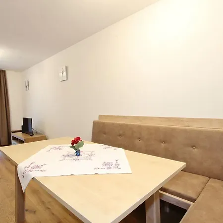 Apartment Alpenglahen *