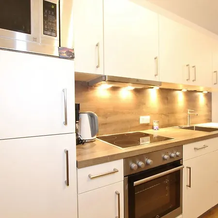 Alpenglahen Apartment *