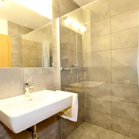 Alpenglahen Apartment *